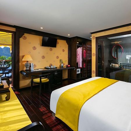 Nostalgia Halong Cruise Hotell Ha Long Eksteriør bilde