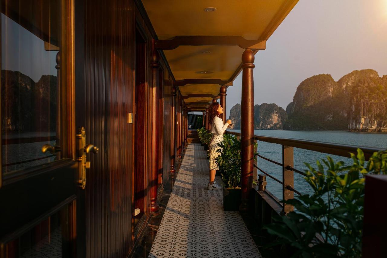 Nostalgia Halong Cruise Hotell Ha Long Eksteriør bilde