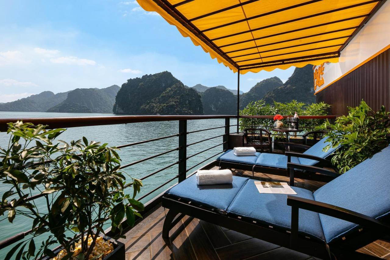 Nostalgia Halong Cruise Hotell Ha Long Eksteriør bilde