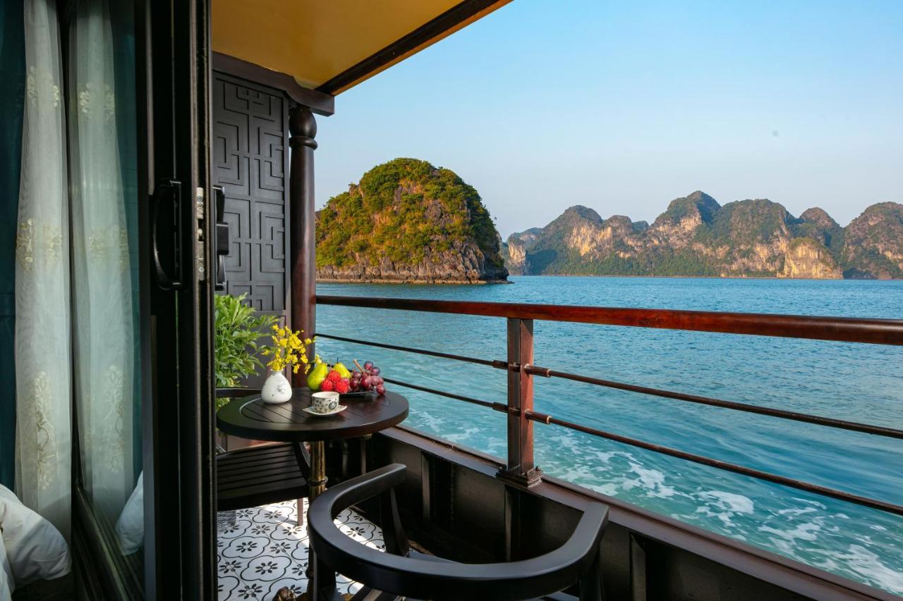 Nostalgia Halong Cruise Hotell Ha Long Eksteriør bilde