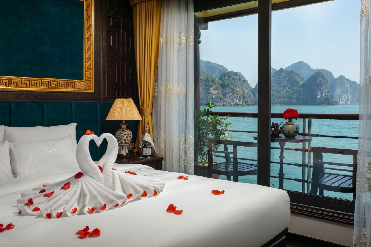 Nostalgia Halong Cruise Hotell Ha Long Eksteriør bilde