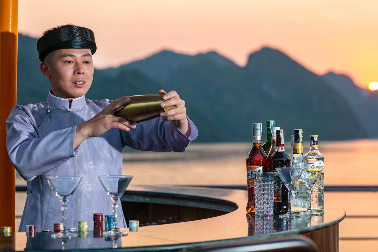Nostalgia Halong Cruise Hotell Ha Long Eksteriør bilde